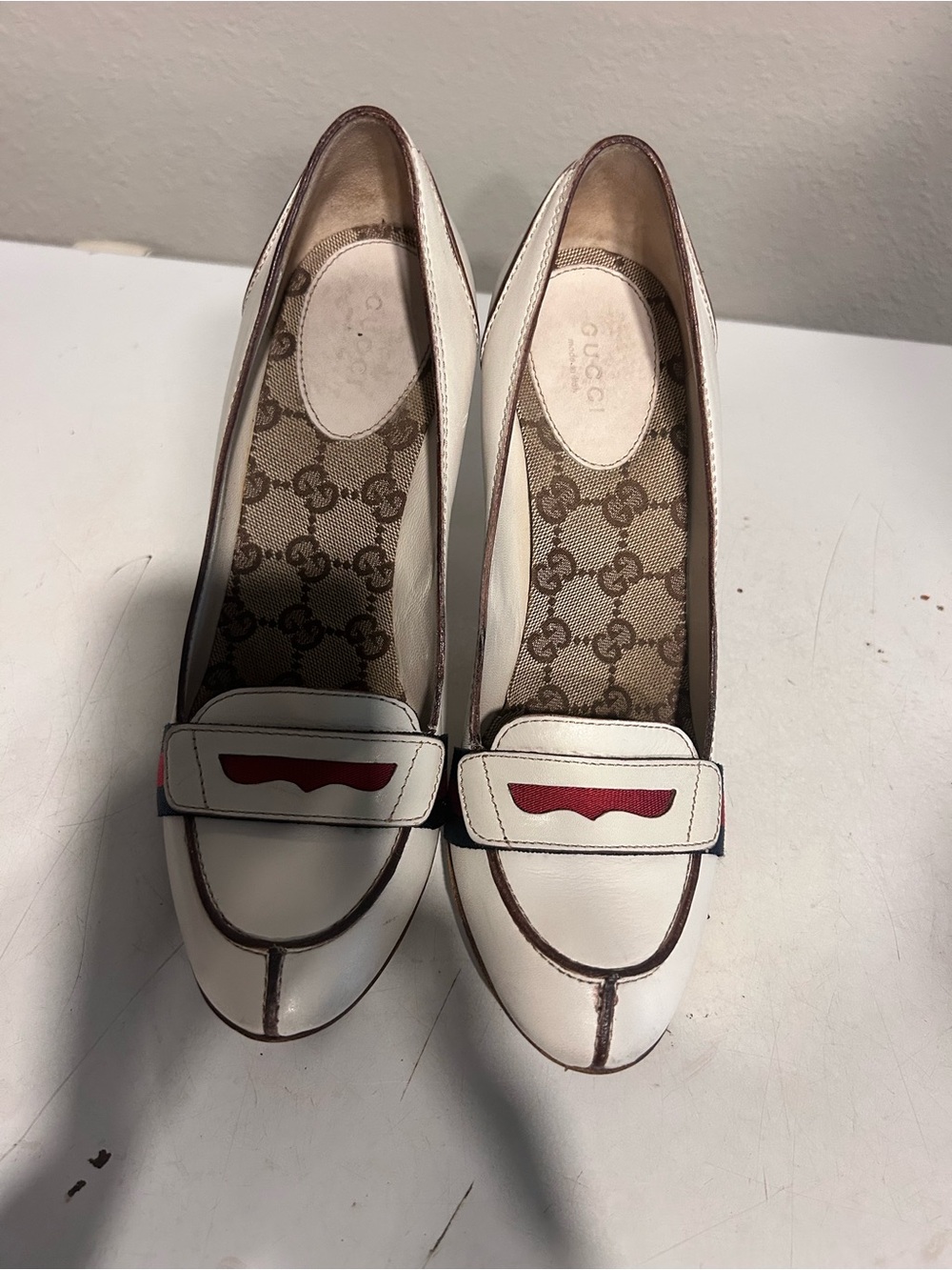 Gucci White Leather Women's Loafers with Red Accent
